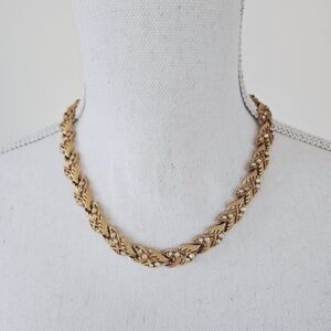 PIM Vintage Gold Tone Rhinestone Necklace Jewelry